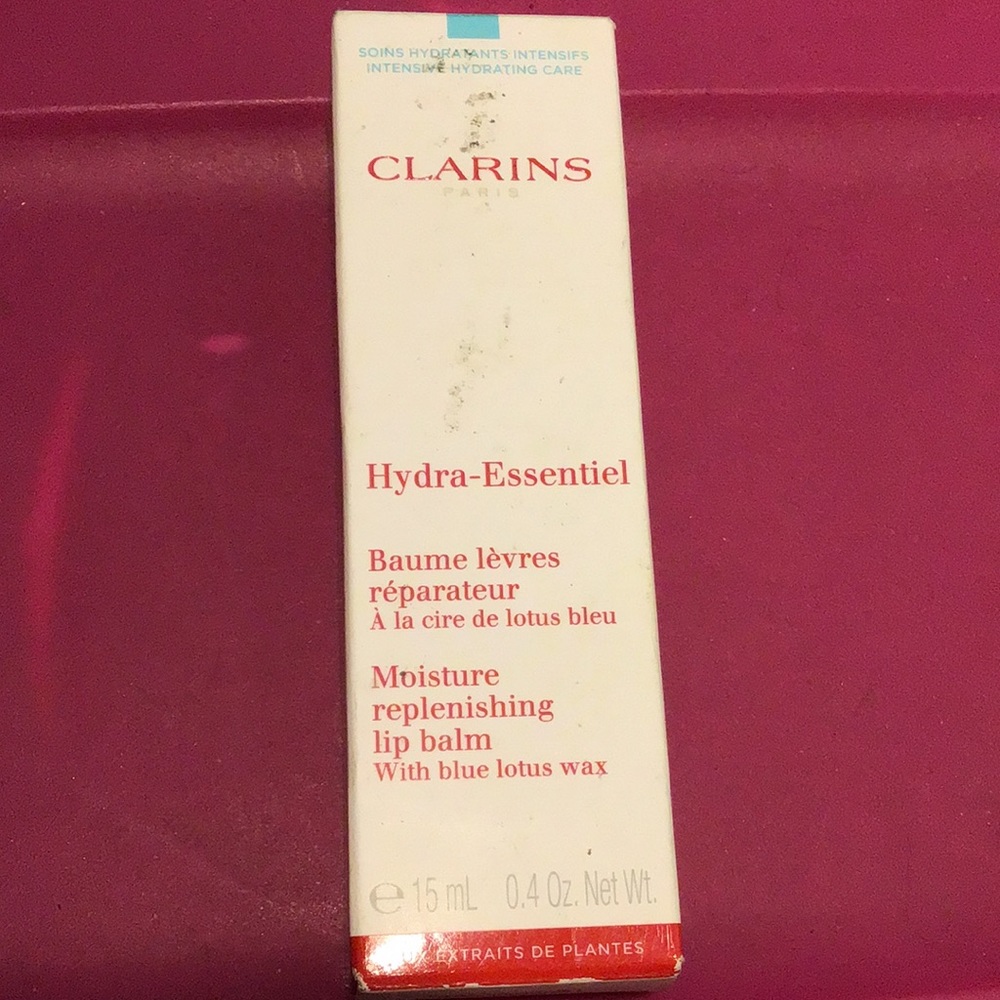 Clarins moisture replenishing lip balm